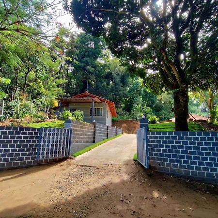 Darshan'S Home Stay มาดิเครี ภายนอก รูปภาพ