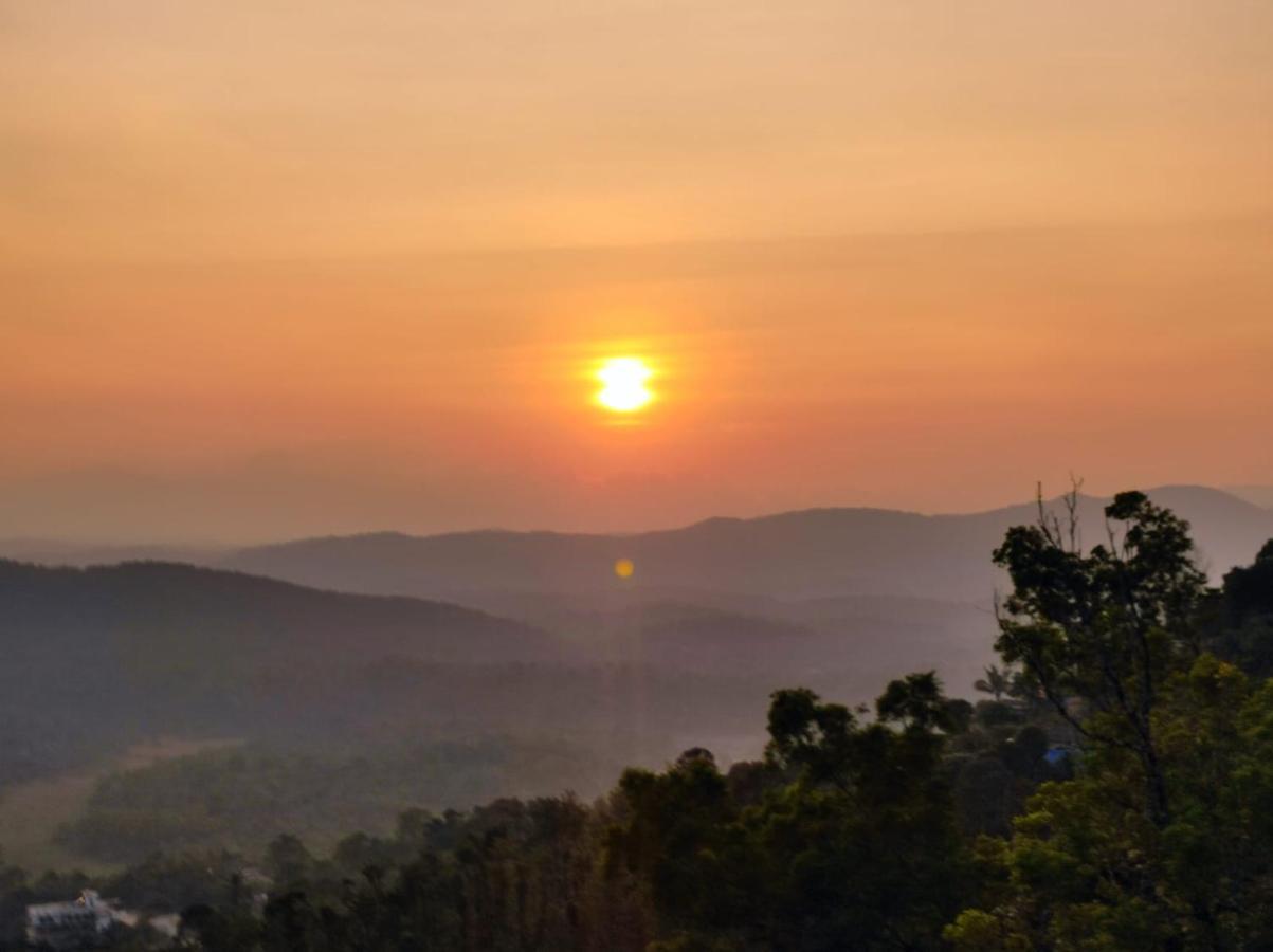 Darshan'S Home Stay มาดิเครี ภายนอก รูปภาพ