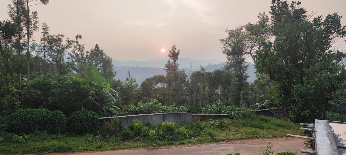 Darshan'S Home Stay มาดิเครี ภายนอก รูปภาพ